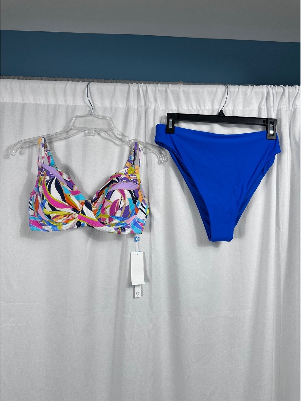 Bleu Rod Beattie Floral 34DD Top & Gianni Bini XL Blue Bottoms Set